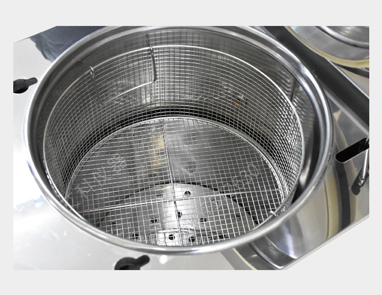 上海三申YM30B不銹鋼立式電熱蒸汽滅菌器高壓滅菌鍋醫(yī)用消毒鍋（自動(dòng)補(bǔ)水型）